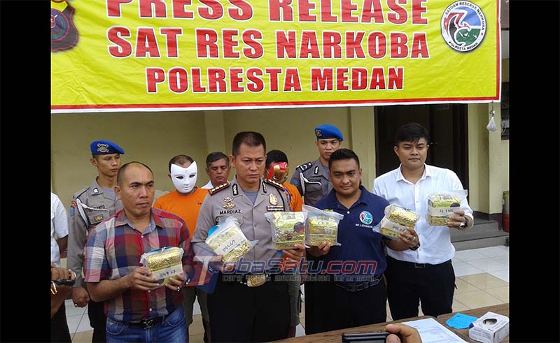 Barang bukti sabu-sabu seberat 6 kg yang disita dari dua pelaku narkoba jaringan Aceh-Malaysia