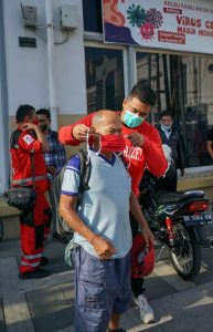 Turun ke Emperan Lampu Merah, Bobby Ajak Warga Medan Ikut Donor Darah