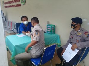 Peringati HUT RSUD Dr.Pirngadi Medan, Personel Brimob Sumut Ikuti Donor Darah
