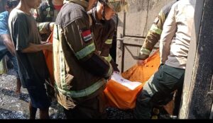 Cucu Main Korek Api, Nenek Tewas Terbakar  