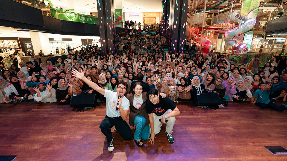 Film Yakin Nikah Gelar Special Screening dan Roadshow, Ratusan Penonton Jumpa Enzy Storia, Maxime Bouttier, dan Jourdy Pranata